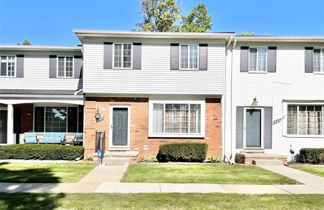 483 FOX HILLS Drive N - 483 Fox Hills Dr N, Oakland County, MI 48304