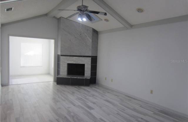 305 COBLE DRIVE Gallery 3