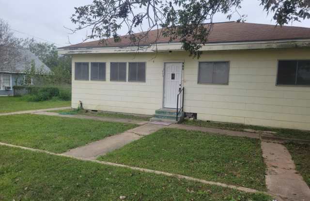 925 4Th St photos photos