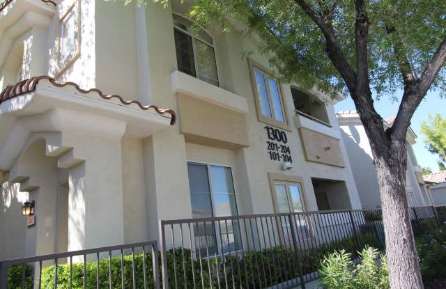 SHOWINGS AVAILABLE NOW photos photos