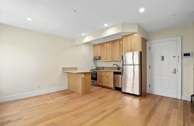 211 West 252nd Street - 211 W 252nd St, Bronx, NY 10471