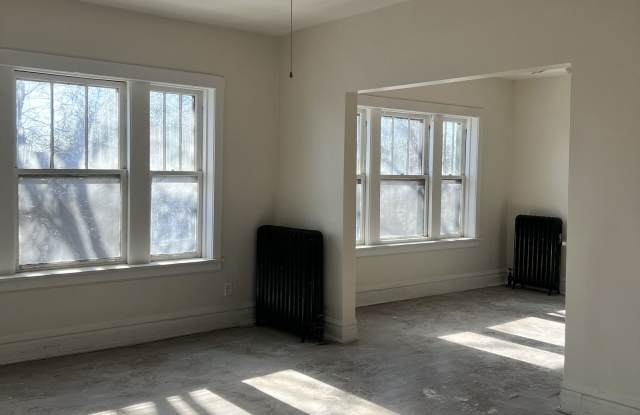 4832 West Montrose Avenue photos photos