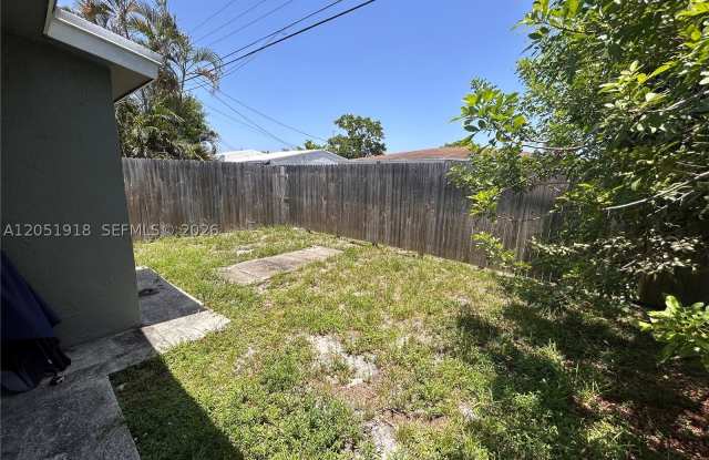 3070 NW 12th Ct Gallery 4