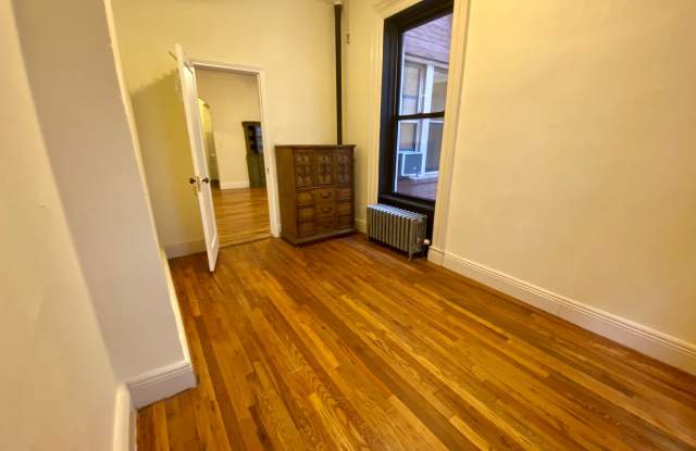 346 East 58th Street 1B Gallery 3