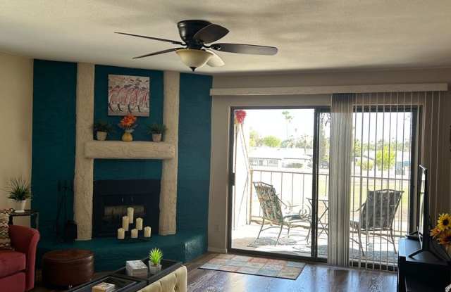 Gated 2 bed 2 bath condo with Gold Course Views Gallery 4