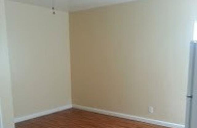 4376 1/2 52nd Street Gallery 2