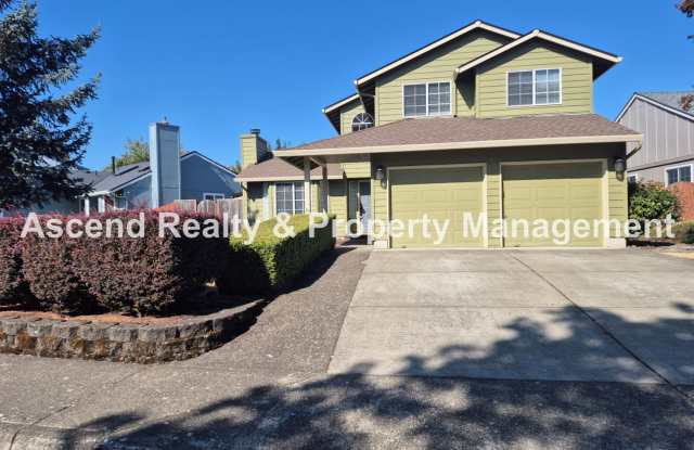 Available NOW!! Updated 2 Level, Fenced Back Yard Like New Inside/Updated Kitchen & Baths 1 Small Pet OK Gallery 1