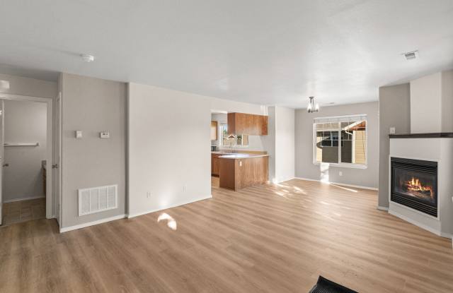 825 Forest Glen Dr, - 1 Gallery 3