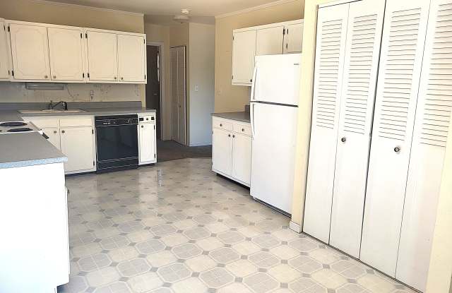 3909 Victoria Ct Gallery 2