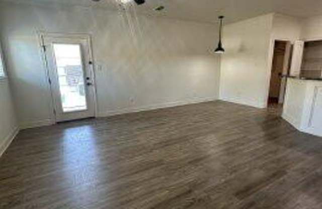 6109 73rd Street Gallery 4