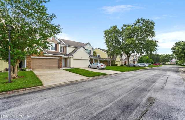 6280 AUTUMN BERRY Circle Gallery 2