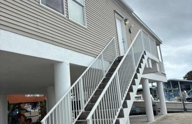 210 W 2Nd Court photos photos