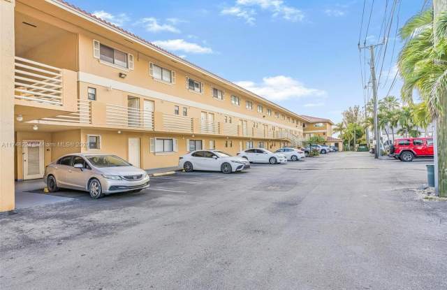 180 Royal Palm Rd - 180 Royal Palm Road, Hialeah Gardens, FL 33016