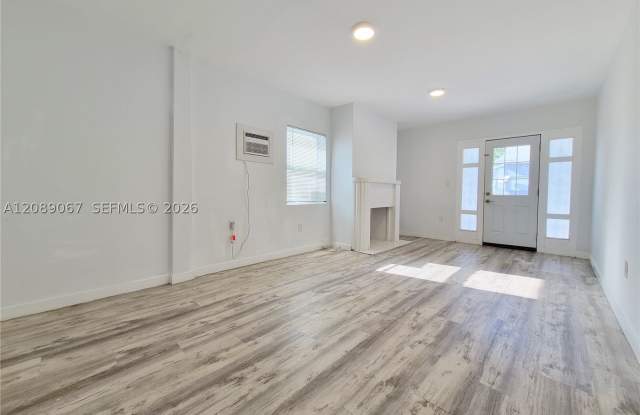 1922 NW 1st St Gallery 3