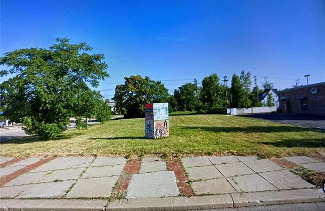 13301 E JEFFERSON - 13301 East Jefferson Avenue, Detroit, MI 48215