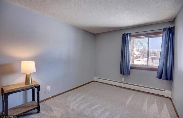Spacious 2 bedroom, 1 Bath Condo in the Coveted Carriage Hills Association Gallery 4