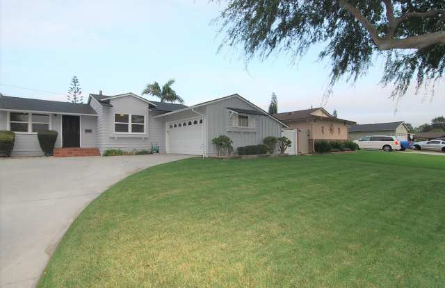 Single Family Home with Huge Yard Space photos photos