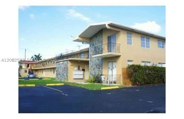3903 SW 78th Ct Gallery 1