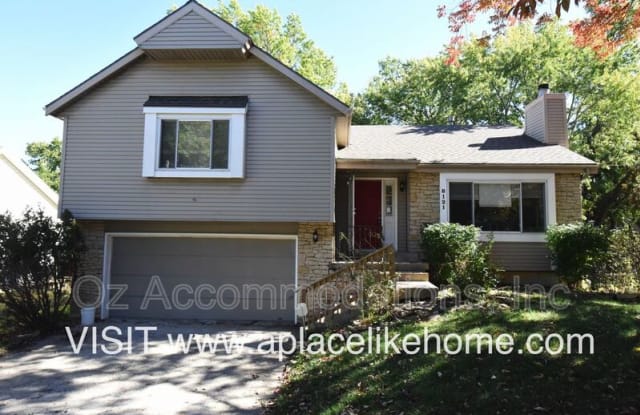 8121 Woodstone St - 8121 Woodstone Street, Lenexa, KS 66219