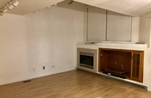 6830 West 84th Cir Gallery 3