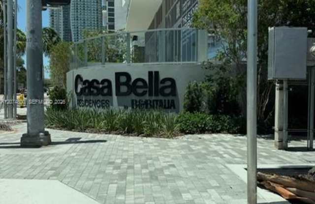 2703 Biscayne Boulevard Gallery 1