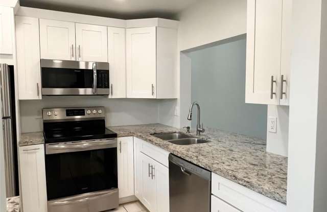 2423 NW 89th Dr photos photos