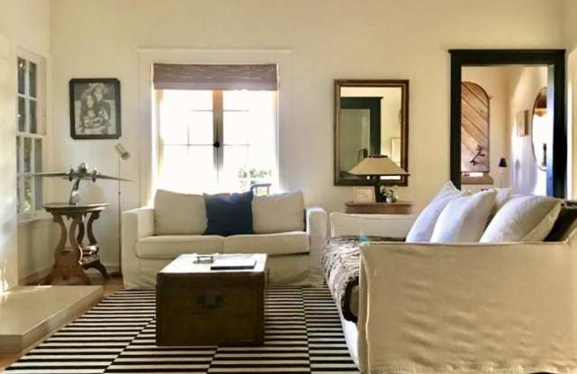 9019 LLOYD Place Gallery 2