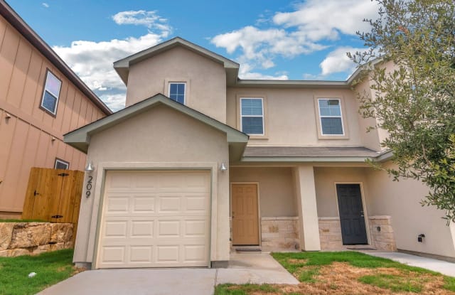 130 Peruna - 130 Peruna Drive, Marble Falls, TX 78654