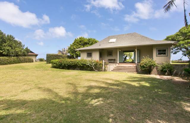 Oceanfront Cottage w/Panoramic Views, Yard,  Private Beach Access. Waipuna photos photos