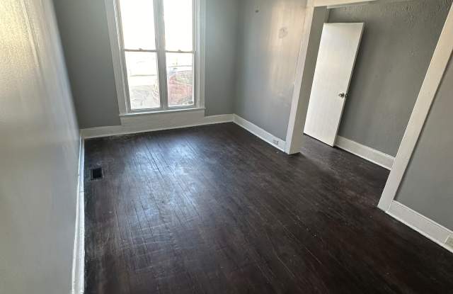 419 N Patterson Park Ave Gallery 2