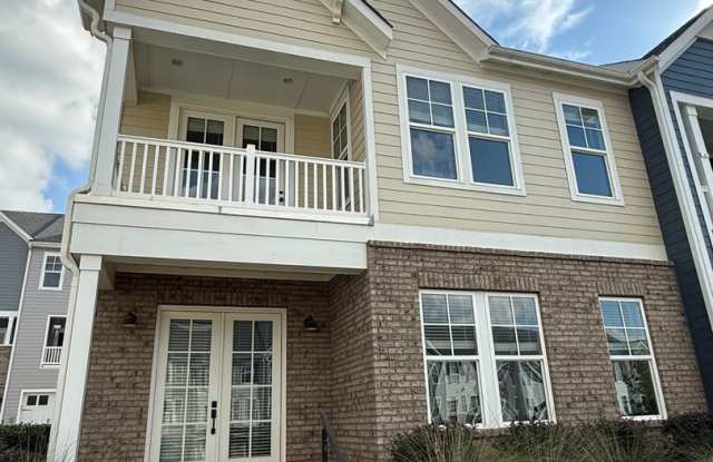 Spacious Modern End-Unit Davidson Townhome - Lake Davidson Access Gallery 3