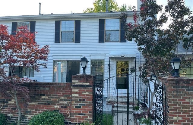38816 GOLFVIEW Drive E - 38816 Golfview Drive East, Macomb County, MI 48038