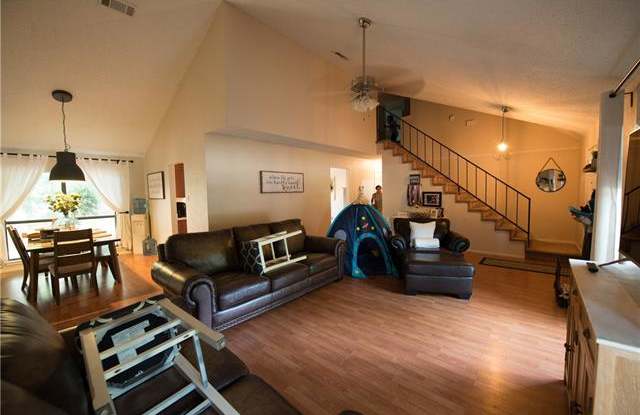 414 Knoll Wood Court Gallery 3