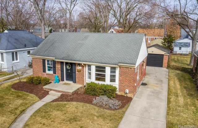 2455 Buckingham Avenue - 2455 Buckingham Avenue, Birmingham, MI 48009