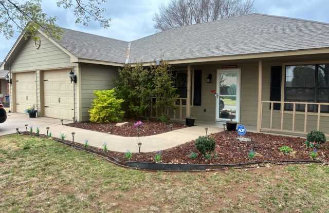 811 Huddleston photos photos