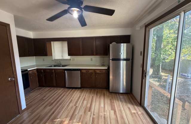 138 Overmont Ave SW Gallery 4