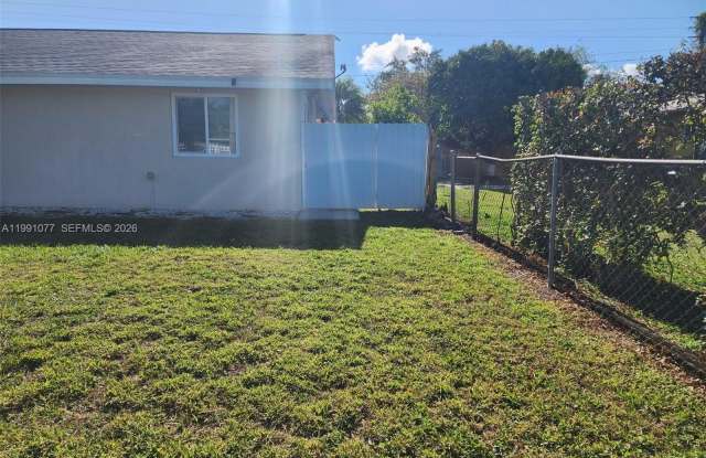 16101 SW 97th Ave photos photos