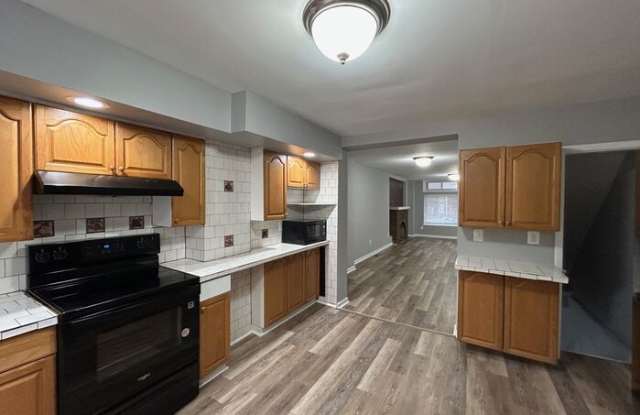 699 North Ellwood Avenue photos photos