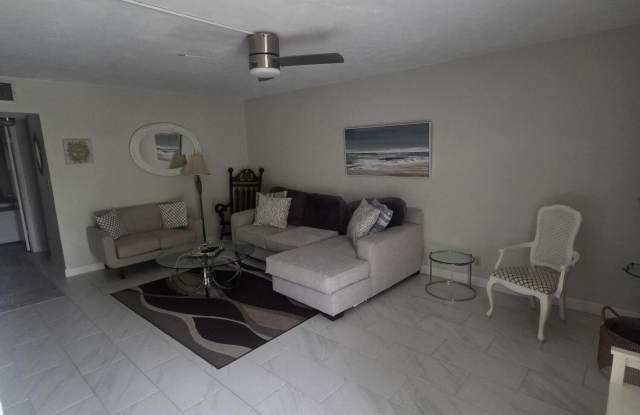 1920 NE 51ST Court NE Gallery 4
