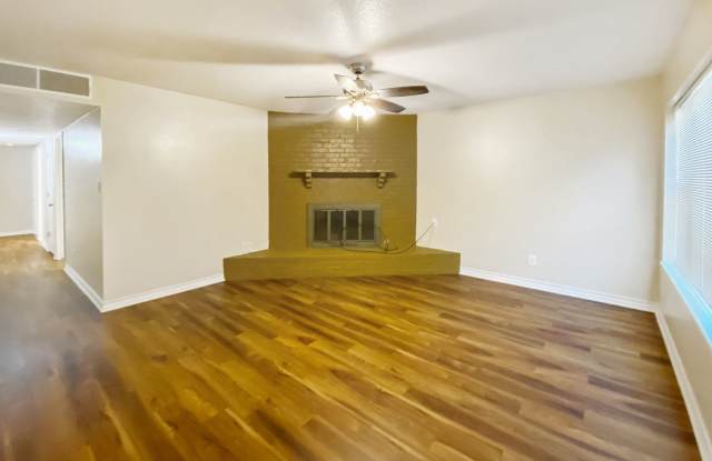 2300 North Cielo Drive Gallery 2