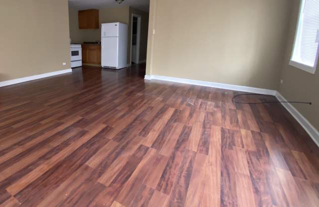 3000 SOUTH KEDVALE 1st Floor Front Gallery 2