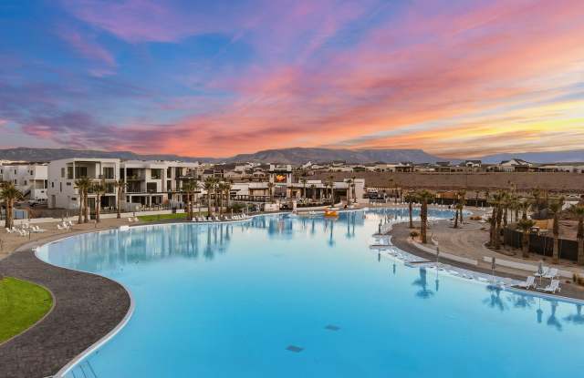 Beautiful 3 Bedroom Townhome in Desert Color. Internet Included! photos photos