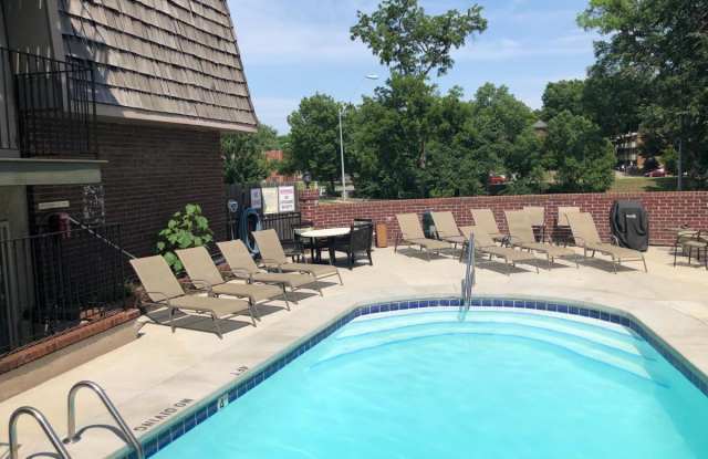 Regent Place - 3602 Gillham Road, Kansas City, MO 64111