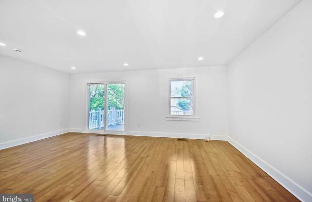 10222 ARIZONA Circle Gallery 3