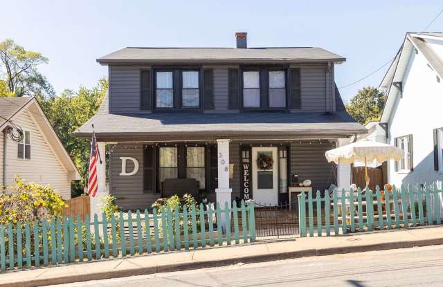 308 W Main St - 308 West Main Street, Front Royal, VA 22630