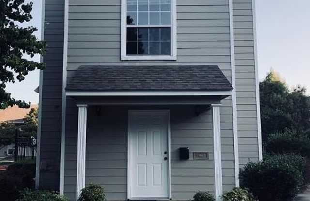 1782  N Gregg  AVE photos photos