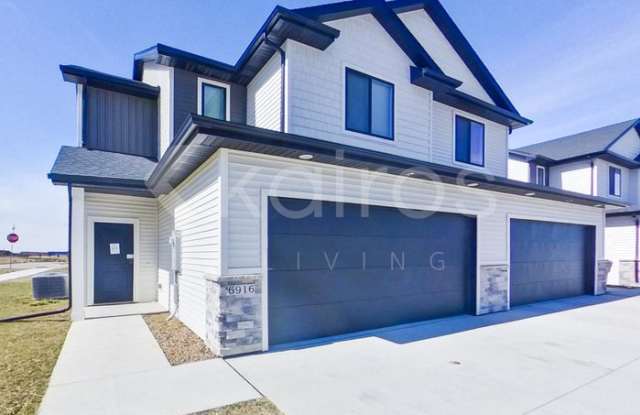 6916 Holly Court - 6916 Holly Court, Johnston, IA 50131