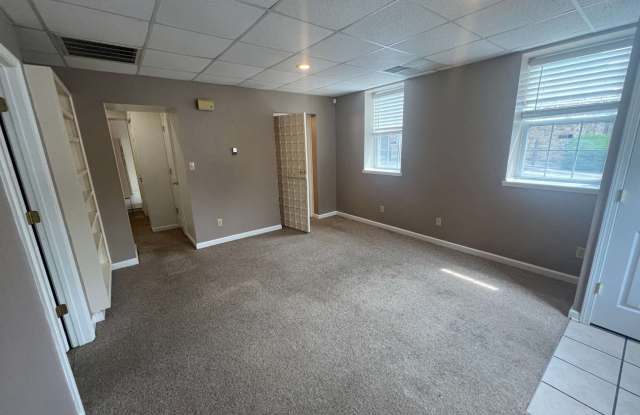 108 E Walnut Street photos photos