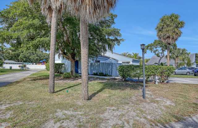 241 NW 15th Street photos photos