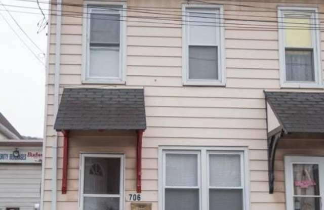 706 E 5TH Street photos photos